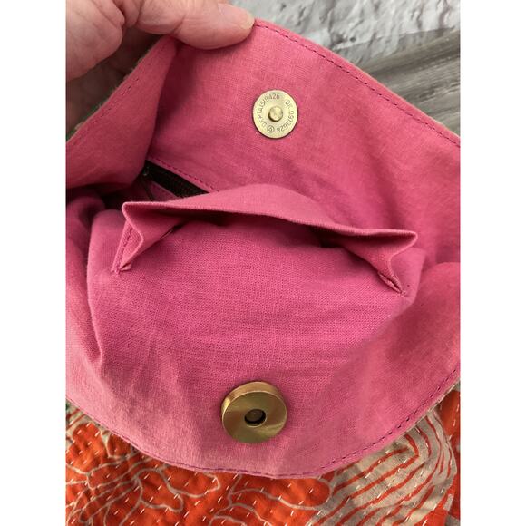 World Finds Hobo Large Bag Quilted, Stitched - Picture 12 of 12